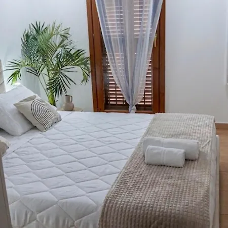 Eloise - Brand New Opening Apartment