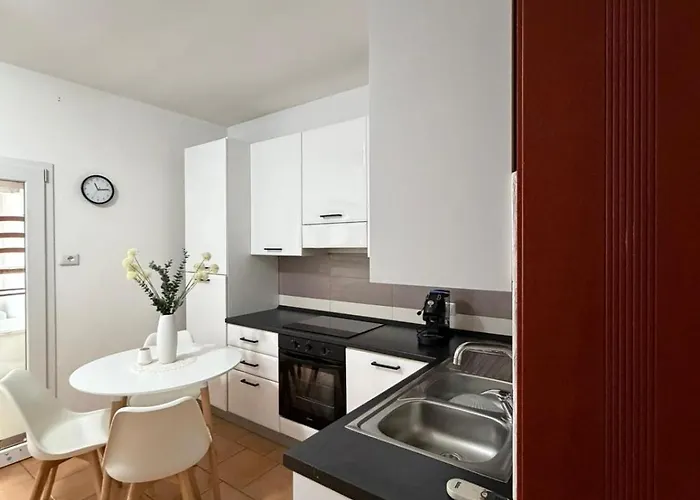 Eloise - Brand New Opening Apartamento